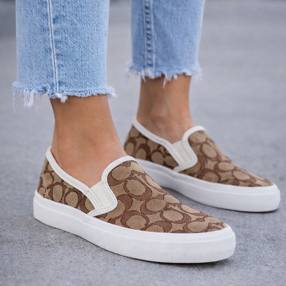 Coach Chrissy Signature Slip-On Sneakers Women’s 9.5 Athletic Fashion Shoes - Picture 3 of 16